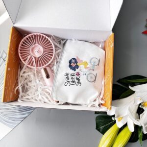 Hộp quà 2 món quạt mini kèm ví cầm tay - quà tặng phụ nữ GS1037 (mix ngẫu nhiên)